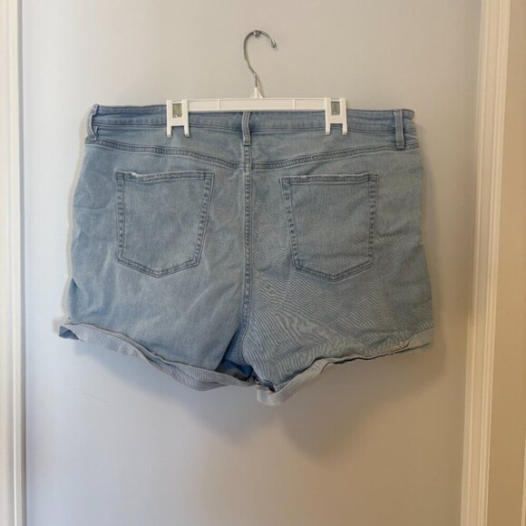 Reitmans Jeans Plus Size 36 the High Rise Light Wash Cuffed Denim Shorts - Picture 7 of 7